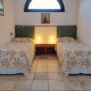  Apartment La Casa Di Famiglia Italy